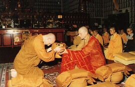Mutual exchange between the Northern and Southern traditions at the City of Ten Thousand Buddhas in 1991.